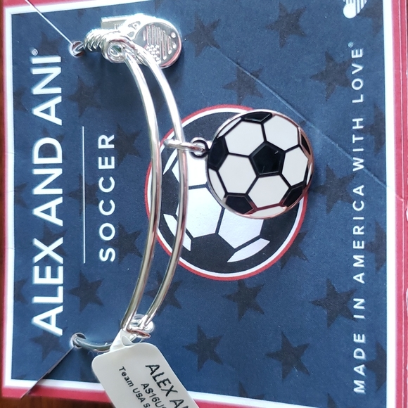 New Olympic Soccer ALEX and ANI Team USA made America 🇺🇸 charm Bracelet Bangle - Picture 1 of 9